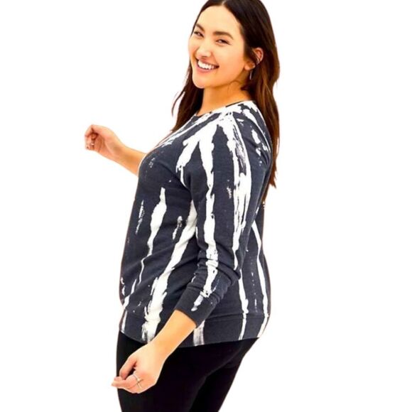 DISNEY/TORRIDJackSkellingtonNight before X-mas Black Spray Bleach Sweatshirt. - Picture 9 of 15